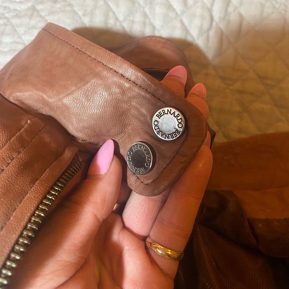 Bernardo Women's Tan/coffee with a hint of cream Leather Jacket - Picture 3 of 14